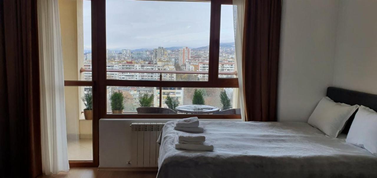 Студио Тони Varna Buitenkant foto
